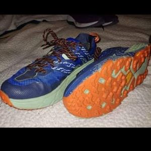 Hiking/walking shoes